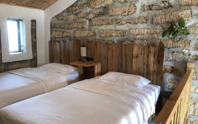Shi'er Hostel