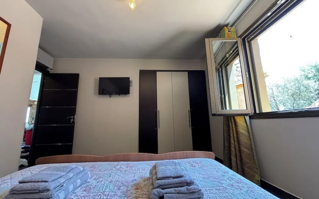 Smaragdine Blue Villa