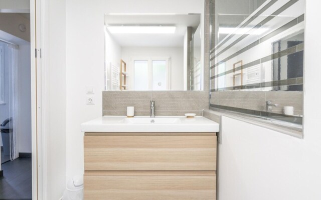 Attractive Holiday Home in Cessenon-sur-orb With Terrace