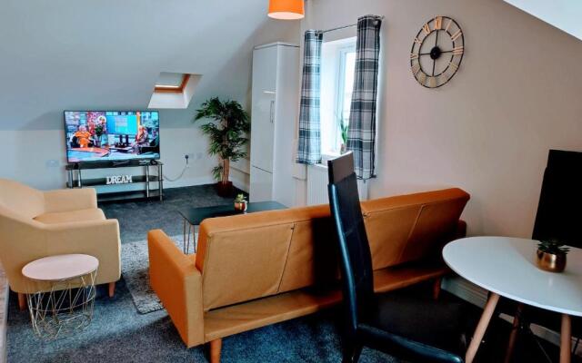 Crystal Suite 4 - private parking - metro