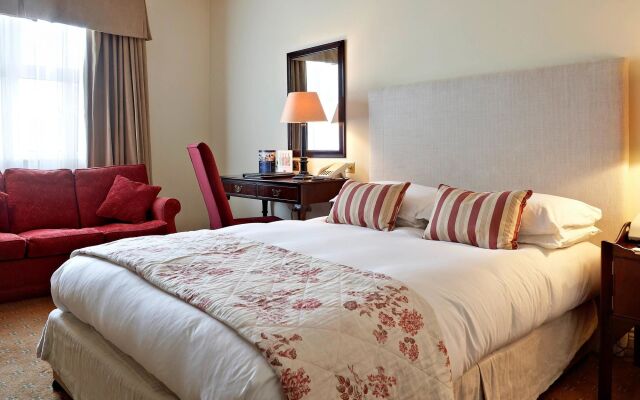 Bush Hotel Farnham
