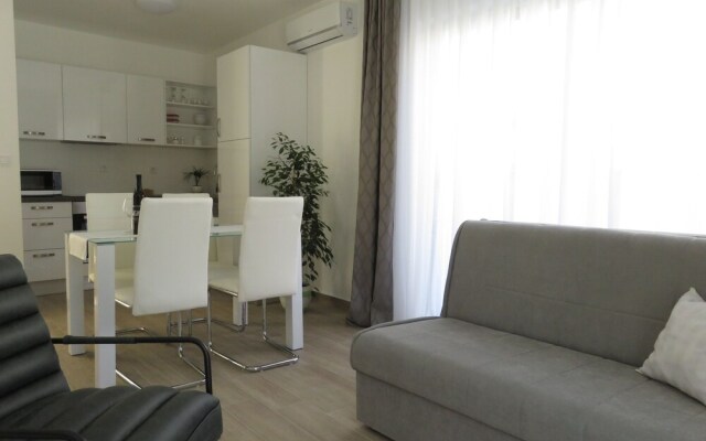 Sandy Beach Apartments