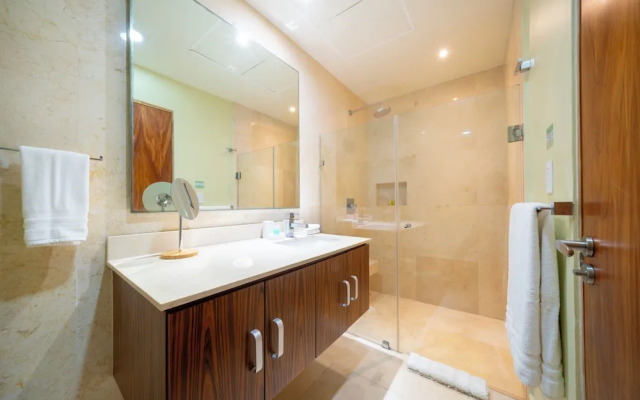 2 BR Condo with Rooftop Pool - Terrazas