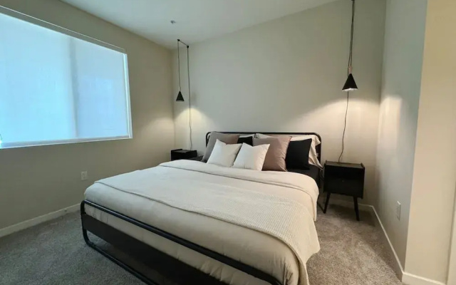 Stylish Retreat W Pool GYM Parking 10min to Cedars