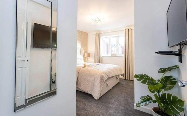 Beautifully Designed 3 Bed House - in Manchester