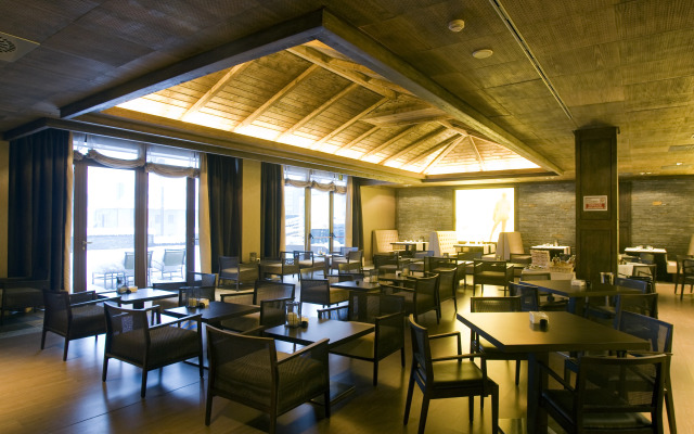 Hotel Val De Neu