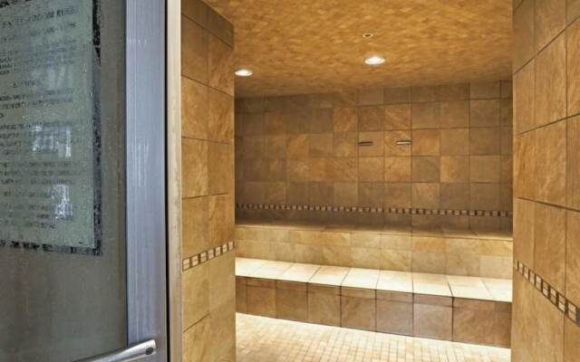 Crystal Peak Lodge 1 Bedroom Ski in, Ski out Slopeside Condo at the Base of Peak 7