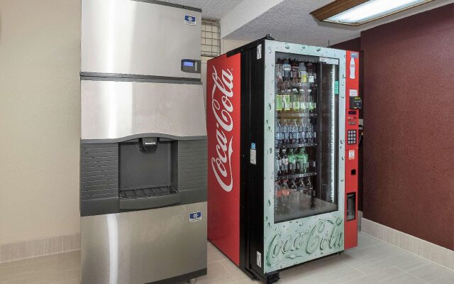 Red Roof Inn PLUS+ Boston - Framingham