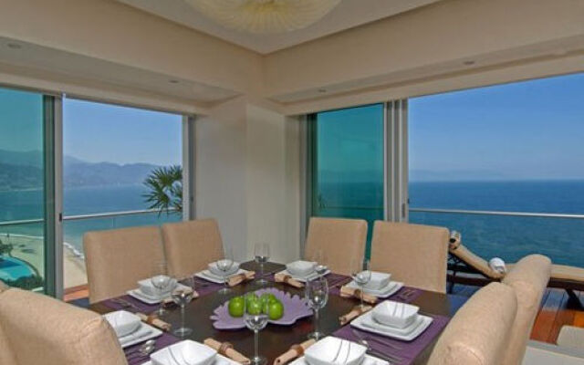 Unlimited Luxury Villas - Icon Vallarta Condo