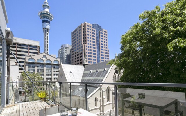 Gorgeous Designer 2 Bedroom in CBD