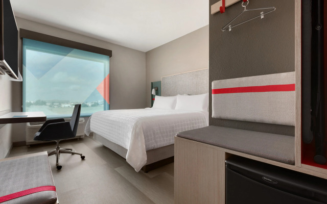 Avid Hotels Orlando International Airport by IHG