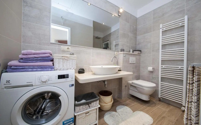 House Mario in Podgora, jacuzzi