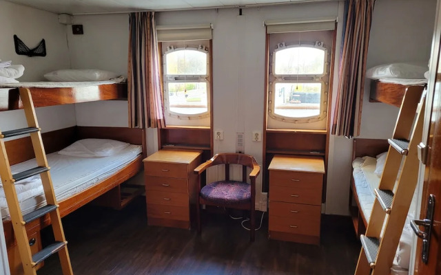 Laivahostel S/S Bore