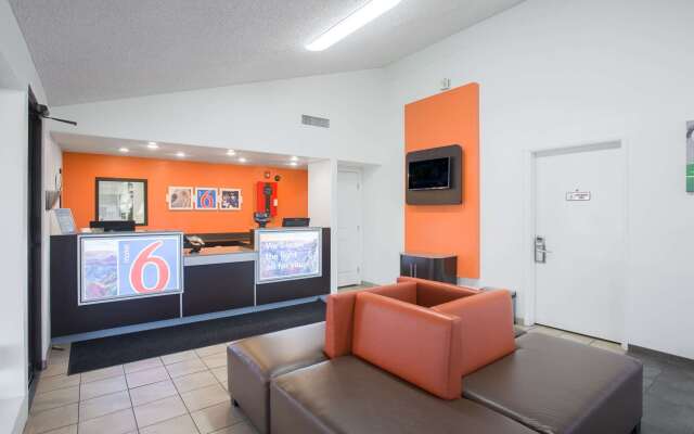 Motel 6 Kingman, AZ - Route 66 West
