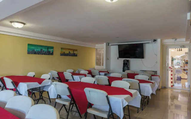 Отель Windsor Plaza