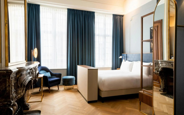 Sapphire House Antwerp, Autograph Collection