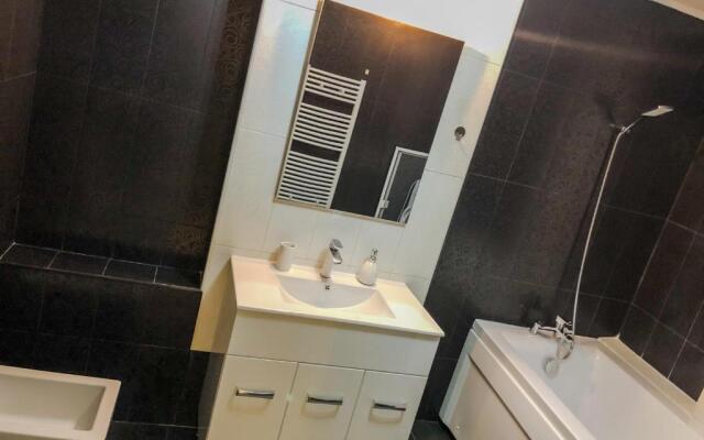 Cara Apartment - 5 min walk to the beach (Delfinariu - bd. Mamaia)
