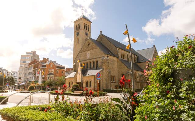 Lovely Apartment With Lateral sea View
