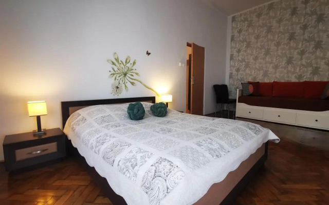 Central Krak Apartments
