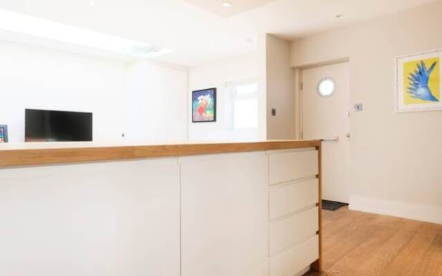 Newly Furnished Patio Flat In Peckham