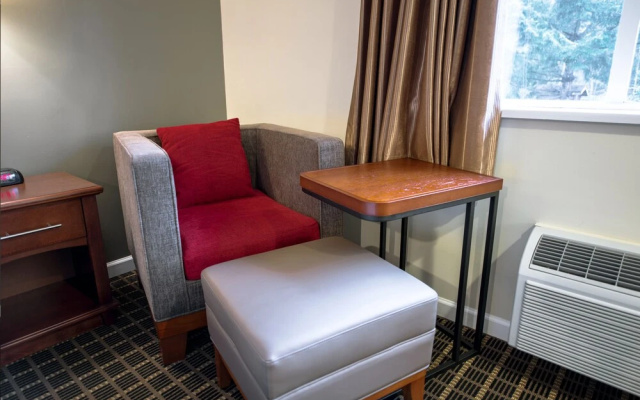 Gibsons Garden Hotel