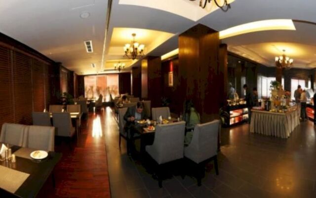 Yiwu Byland World Hotel