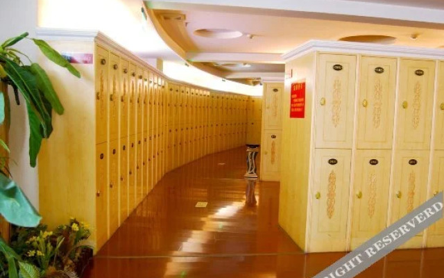Xiangyang Oriental Hawaii Holiday Hotel
