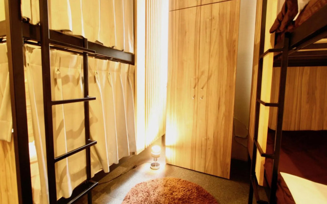Namba Guesthouse HIVE - Hostel