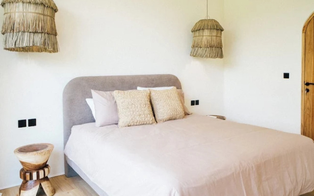 Trendy Boho 3BR Cozy Living 5min to La Brisa