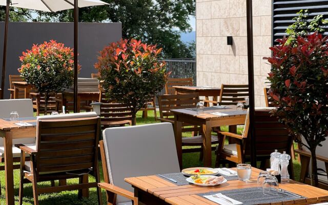 Bayview Hills Luxury Residences