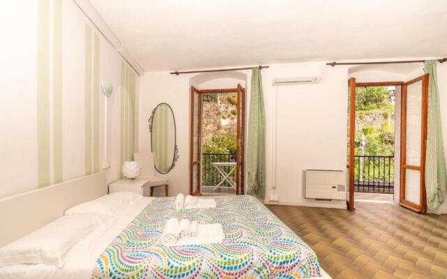 Lory's Suite