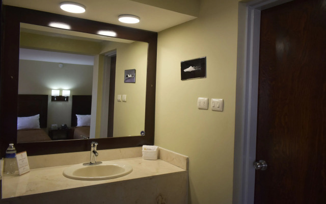 El Camino Hotel & Suites