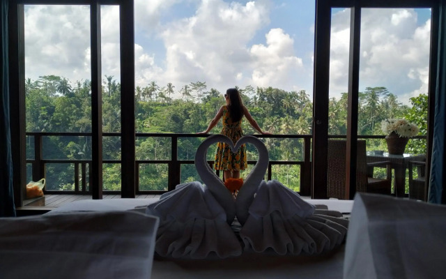 Suarapura Resort & Spa