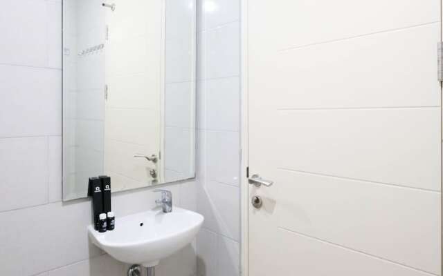 Cozy Living Studio Connected To Mall At Supermall Mansion Apartment