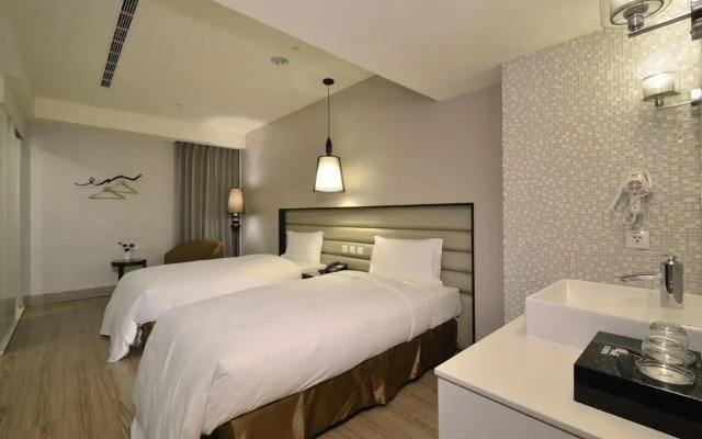 Stay Hotel - Taichung Yizhong