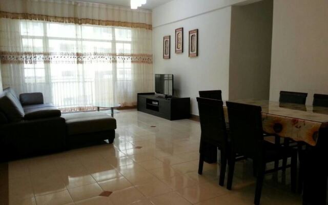 Aaron Apartment at Crown Imperial