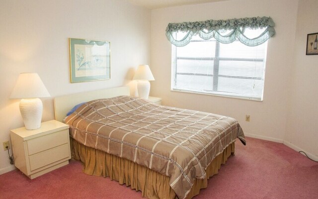 Country Club Minium 2 Bedroom Condo