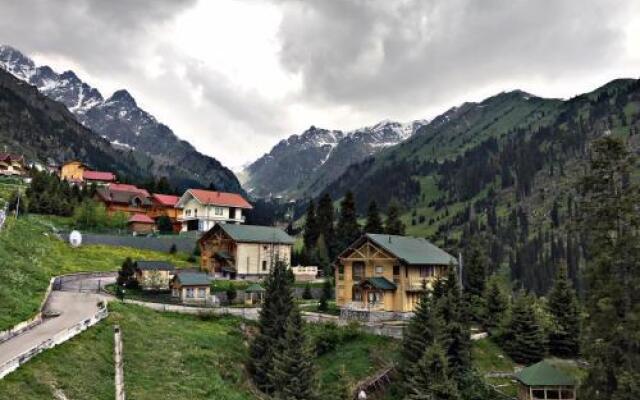 Holiday home 4 bedrooms 2 bathrooms - Almaty