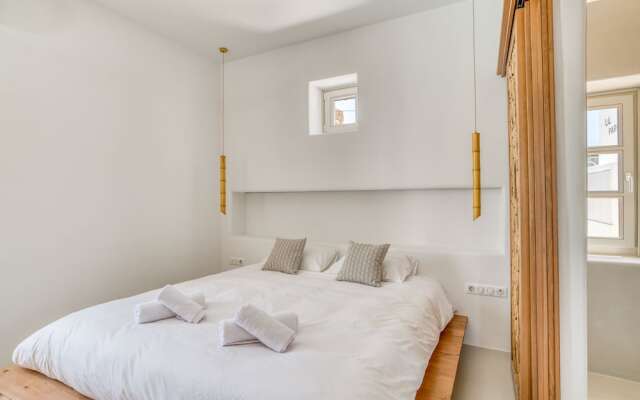 Lil Paros Luxury suites