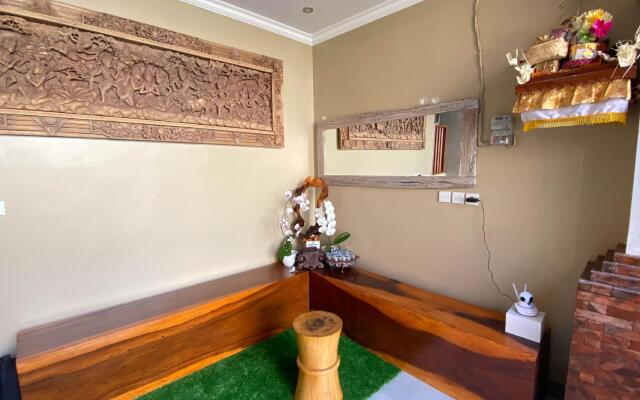 RedDoorz near Mertasari Beach 2