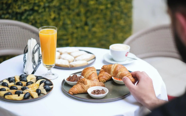 Golden City Hotel, Tirana