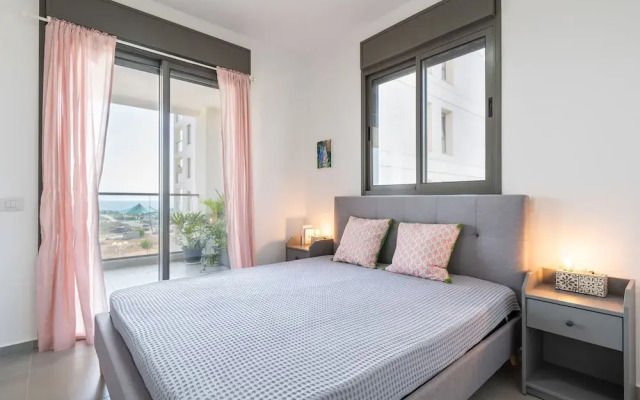 Modern Comfort Escape by Sea N' Rent