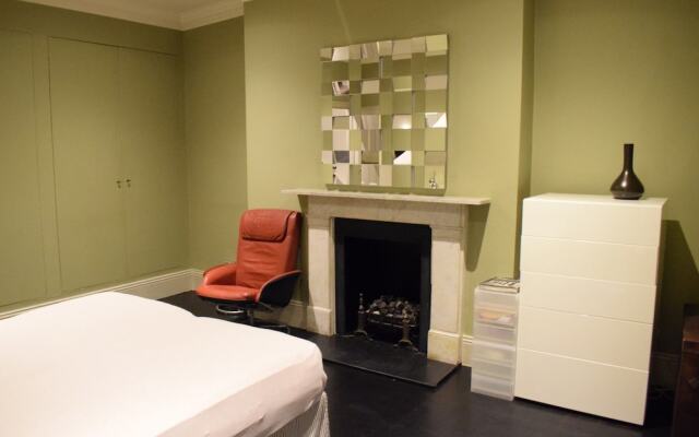 3 Bedroom Apartment in Kensington