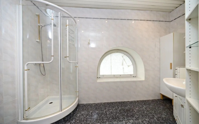 Apelsin Hotel on Park Pobedy