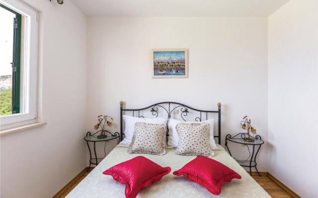 Amazing Home in Tucepi With Wifi and 4 Bedrooms