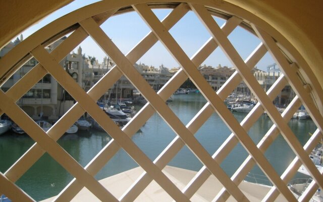 Spectacular Apartment in Puerto Marina, Next to the Beach,