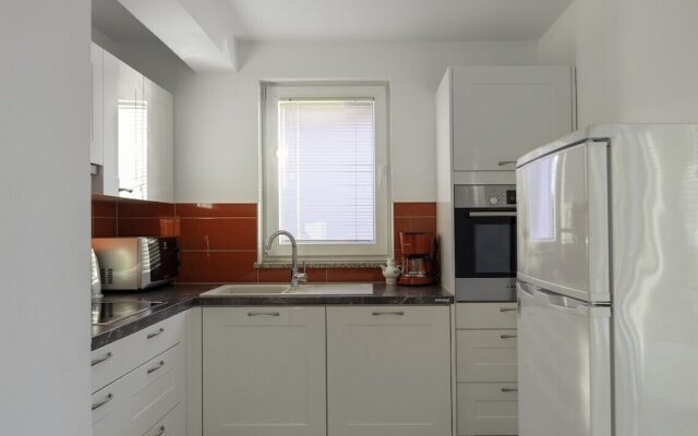 Comfort apartments with pool in Medulin