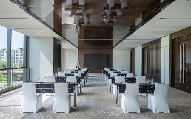 InterContinental Zhengzhou Zhengdong by IHG