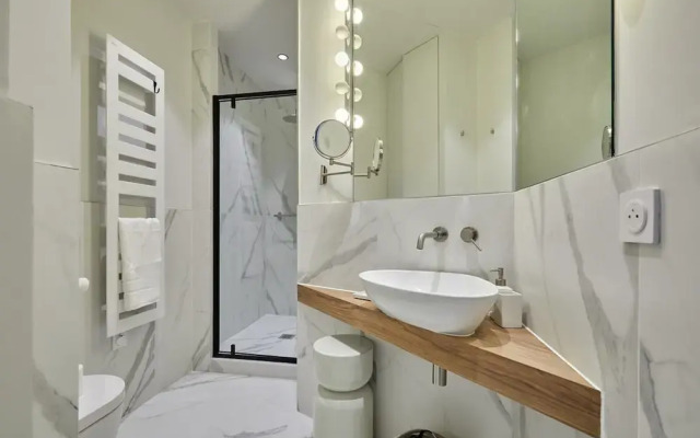 Superb New 1 Bedroom Flat Notre Dame de Paris