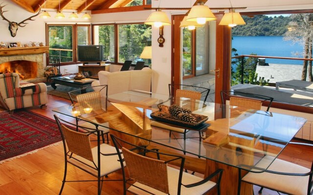Luxury 4Bed 3.5Bath w Jacuzzi HV6